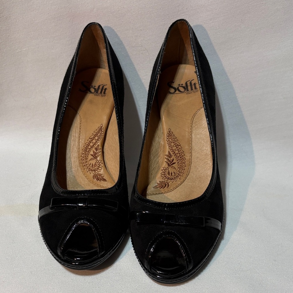 Sofft Black Brushed Suede Open-Toe Mid Heel Pumps with Bow Accent 8 M - Picture 2 of 11